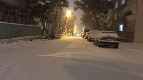 Kocaeli'de yoğun kar yağışı sürüyor