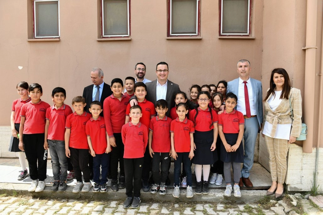  Kompostlar toplanıyor çilekler büyüyor   