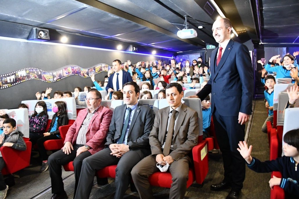 Gezen Sinema Tırı' ilk olarak kuruluş toprakları Söğüt’te sahne aldı