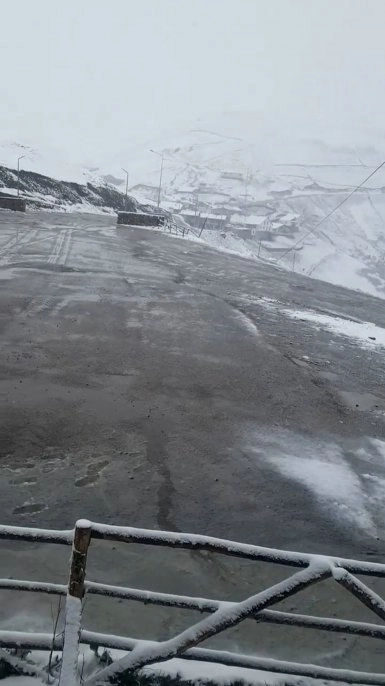    Gümüşhane dağları Mayıs ayında beyaza büründü   