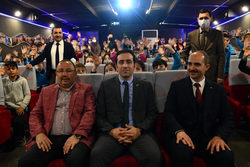 Gezen Sinema Tırı' ilk olarak kuruluş toprakları Söğüt’te sahne aldı