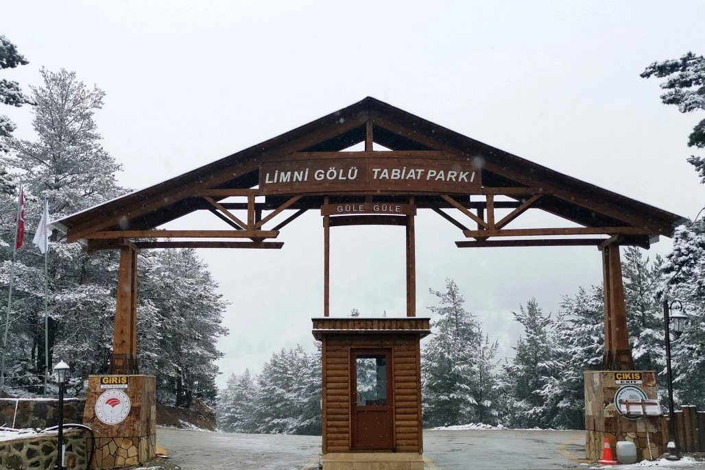    Gümüşhane dağları Mayıs ayında beyaza büründü   