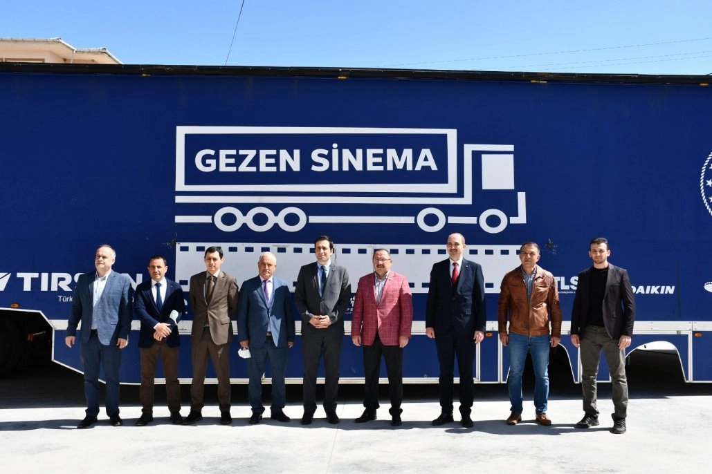 Gezen Sinema Tırı' ilk olarak kuruluş toprakları Söğüt’te sahne aldı