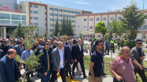 Bakan Soylu kazada yaralanan öğrencileri ziyaret etti