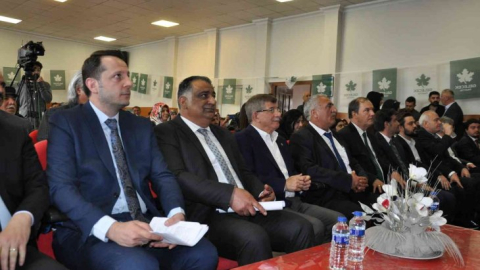 Davutoğlu Kars’ta umduğunu bulamadı