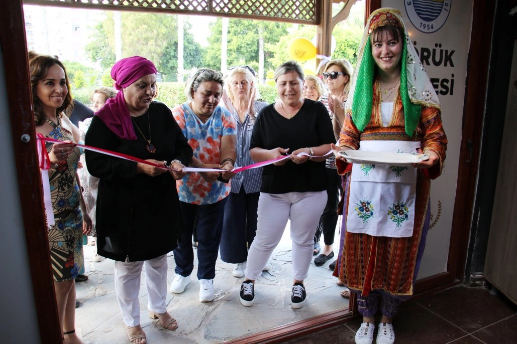   Kadınlardan 5 bin eserden oluşan seramik sergisi   
