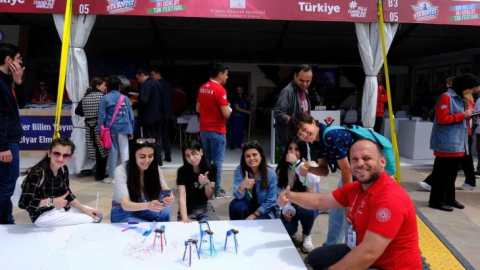 Bakan Varank ile Azerbaycan'da bilim şov
