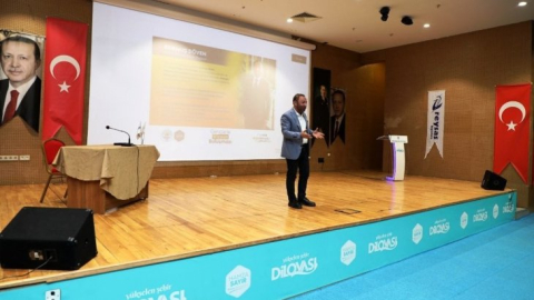 'Uzaya çıkan ilk Türk' unvanını kazanan iş adamı öğrencilerle buluştu