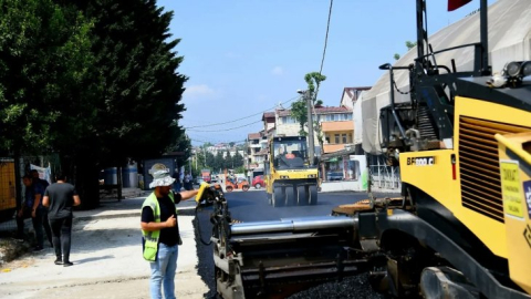 Başiskele'de yollar asfaltlanıyor