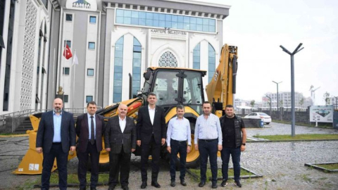 Kartepe'nin araç filosuna kepçe dahil oldu