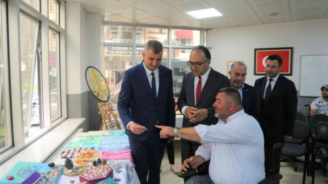 Bu sergi engelleri aştı