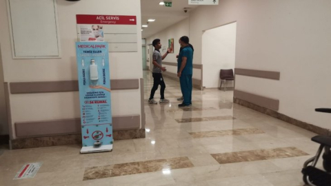 Beyaz kod verdiler diye, sağlık görevlilerini azarladı