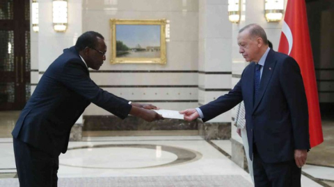 Sudan Büyükelçisi Eltayeb, Cumhurbaşkanı Erdoğan’a güven mektubu sundu