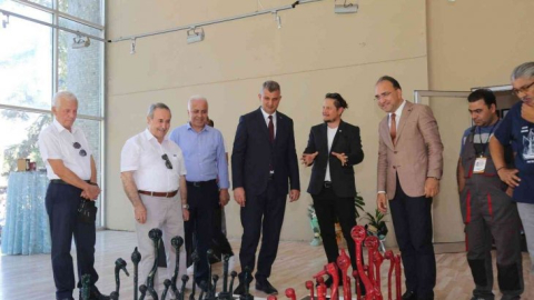 Ahşap sempozyumuna yakışır sergi Değirmendere'de açıldı