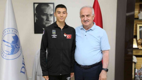 Başkan Zeki Aygün, Avrupa ve Türkiye 3.'sü Ege Önder'i makamında ağırladı
