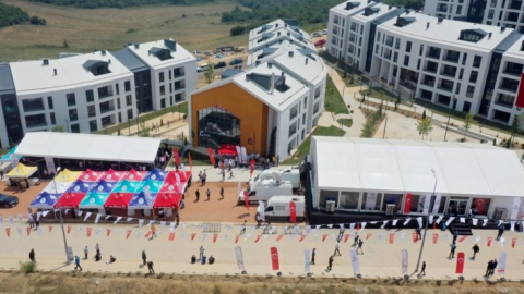 İzmit Çınar Evler'in anahtar teslimi başladı