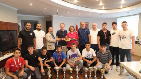 Başkan Hürriyet: 'Güreş sporunda öncü olmak istiyoruz'