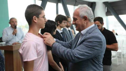 Derince'de başarılı öğrenciler ödüllendirildi