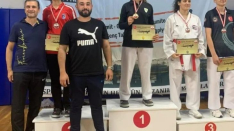 İzmit Belediyesporlu Melike, İstanbul'dan madalyayla döndü