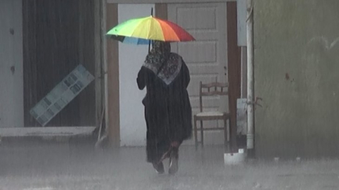 Kocaeli'de sağanak başladı