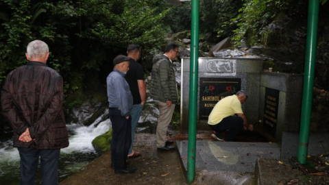 Rize’de sağlıksız çıkan ılıca suyundan su içmek için kuyruğa girdiler