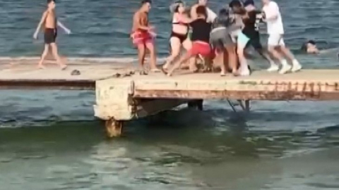 Kocaeli sahilleri ringe döndü, yumruk ve tekmeler havada uçuştu