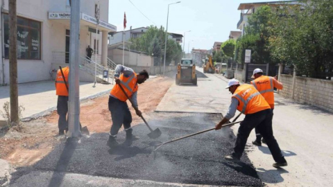 Yeşilova'nın 4 sokağına 116 ton asfalt
