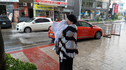3 dakika yağdı.. Hayatı olumsuz etkiledi