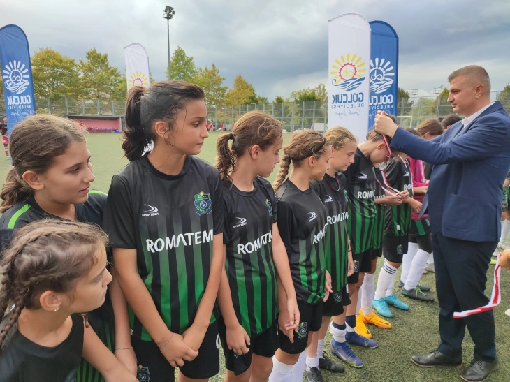 Kocaeli Bayan Futbol Takımı turnuvanın şampiyonu