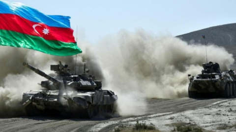 Azerbaycan mevzileri ateş altında