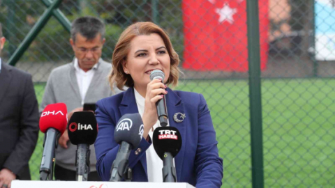 Meral Akşener, İzmit'te abisi Nihat Gürer adına yapılan spor tesisinin açılışına katıldı