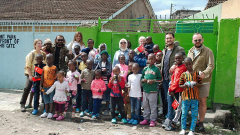 Yıldız Tilbe’den Afrika’daki çocuklara rekor yardım