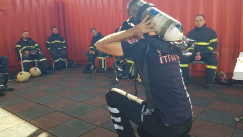 Büyükşehir itfaiyesi eğitimlerine devam ediyor