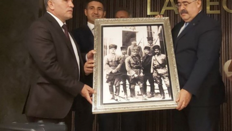 Kocaeli İl Emniyet Müdürü Veysal Tipioğlu'nu duygulandıran fotoğraf