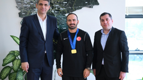 Dünya şampiyonu Abdülhamit Altun, yurda döndü