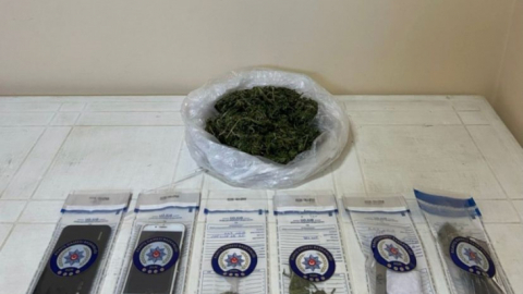 Şüpheli araç durduruldu: 180 gram esrar ele geçirildi