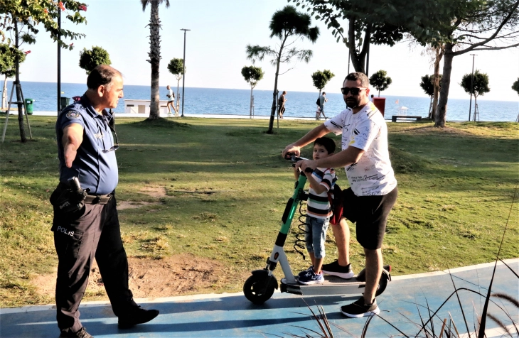 Pes dedirten scooter yolculuğu