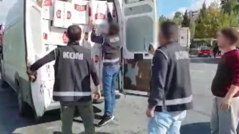 Görevden ihraç edilen astsubay 1 milyon 770 bin kaçak makaronla yakalandı