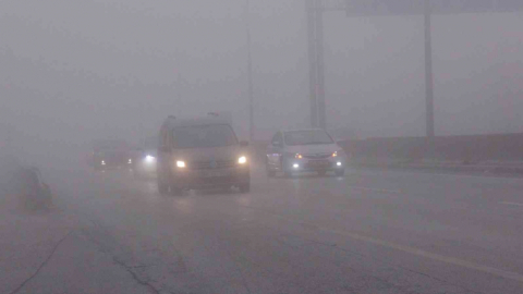 Kocaeli'de yoğun sis sebebiyle göz gözü görmüyor