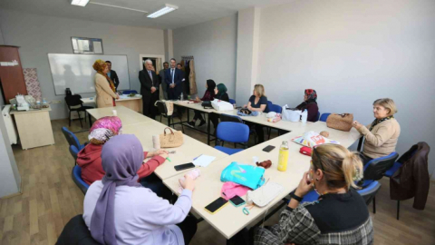 Kadınlar DER-MEK'te öğreniyor