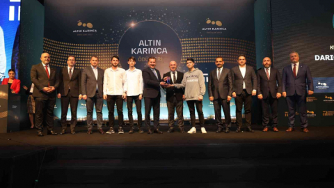 Darıca Belediyesi'nin 'Sanat Seninle Sokakta' projesi ödül getirdi