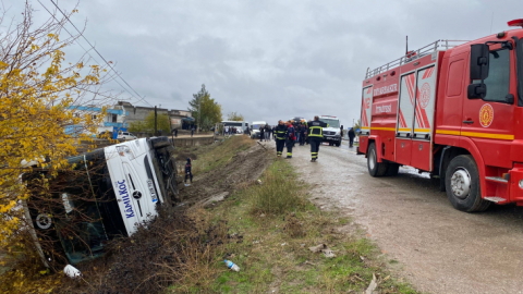 Diyarbakır’da can pazarı, otobüs devrildi 3’ü ağır 33 yaralı