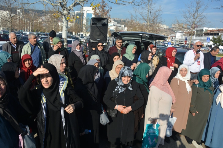 Kocaeli'de umre yolcuları dualarla uğurlandı