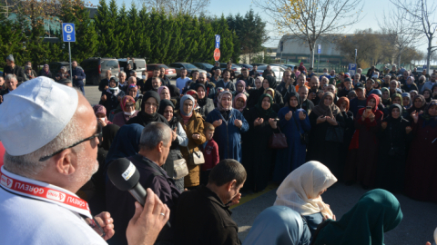 Kocaeli'de umre yolcuları dualarla uğurlandı