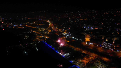 Kimi şarkı söyleyerek, kimi ceza yiyerek yeni yıla girdi