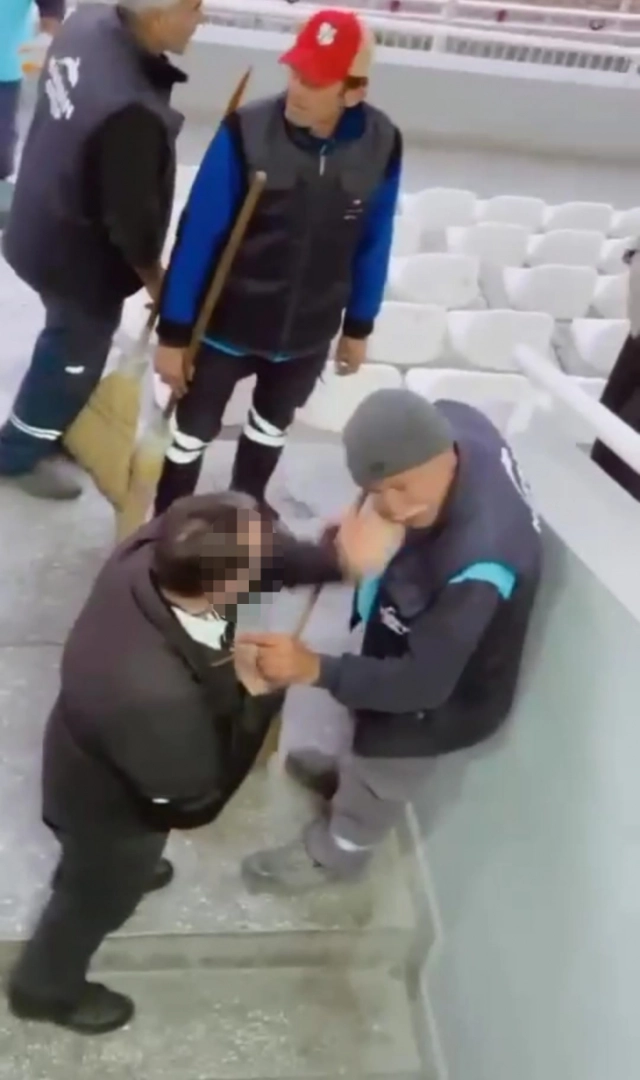 Temizlik görevlisine tokatlı saldırı kamerada !