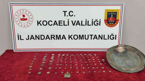 Aracında 107 sikkeyle yakalandı