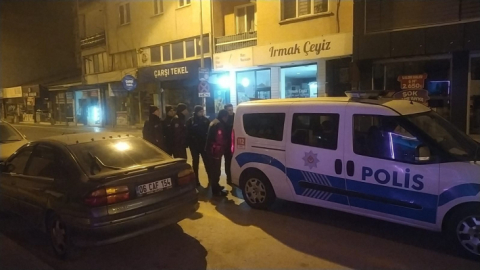 Kavgayı ayırmak isteyen anne silahla vuruldu