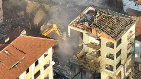 Asrın felaketi kentsel dönüşüm projesi ile siliniyor