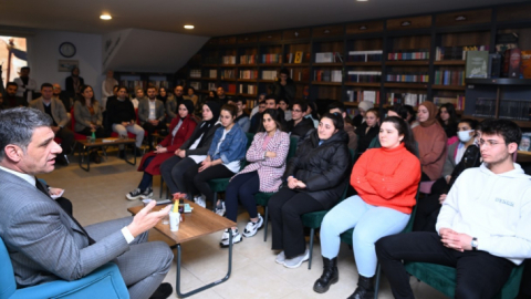Başkan Kocaman gençlerle tecrübelerini paylaştı